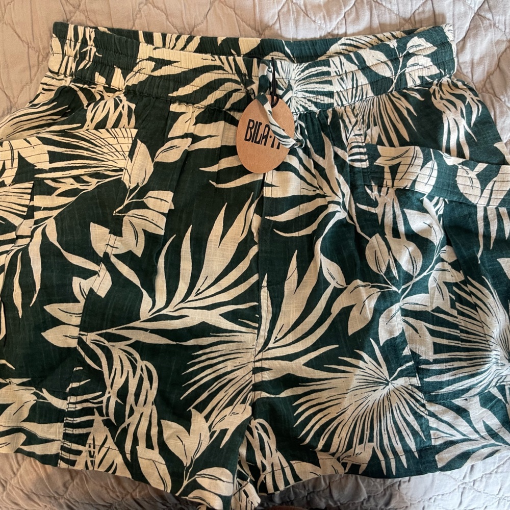 Bila-77 Strapless Top, Deep-V Low Back Top & Patterned Shorts